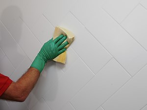 How To Grout Wall Tiles  - Bunnings New Zealand