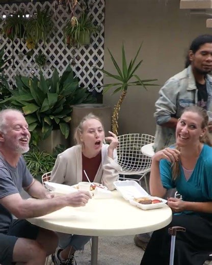 Watch a Stranger Serve Instant Justice 👏✨