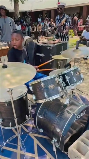 The last dance move was a perfect finish.😂😂🇿🇲