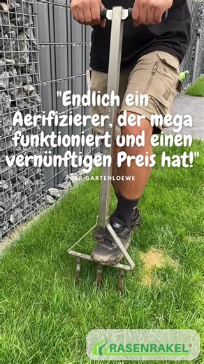 „Endlich ein Aerifizierer, der nicht nur mega funktioniert, sondern auch einen vernünftigen Preis hat!“ - Der Gartenloewe | #rasenrakel #rasen #rasenmähen #rasenpflege #topdressing #rasenprofi #gartengestaltung #rasenliebe #rasensanden #garten #rasenfläche #gartenbau #zuhause #eigenheim #sportplatz #golfplatz #gartenliebe #rasenanlegen #risisani #madeingermany #aerifizierer