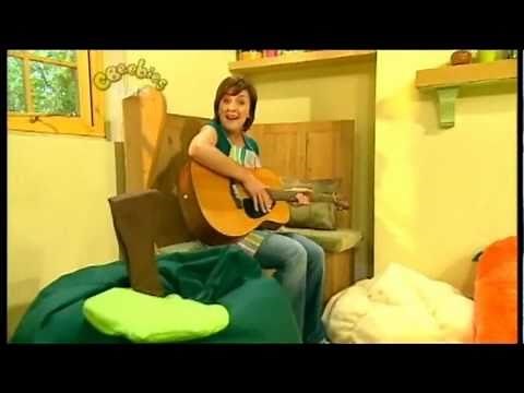 I Can Cook - Katy Singing about Lemon & Lime Cheesecake (MAD)