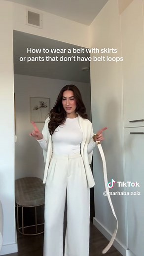 How to Wear a Belt with Skirts or Pants Without Loops