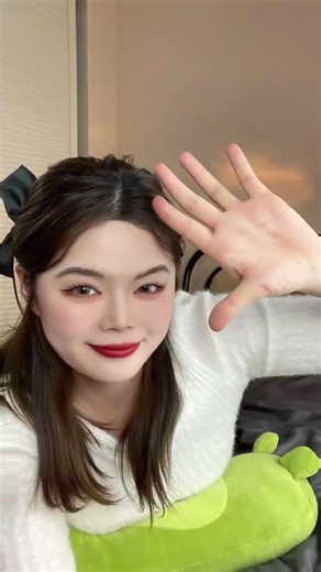 The Evolution history of makeup#Makeup makes a comeback