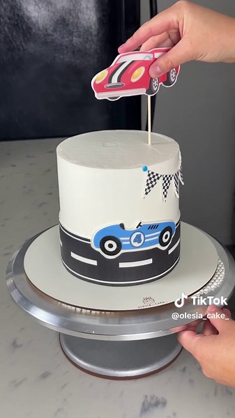 Rate the Car Cake Design from 1 to 10