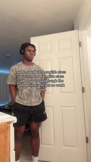 venald.b 🧟‍♂️ (@venald.b)’s video of English Class