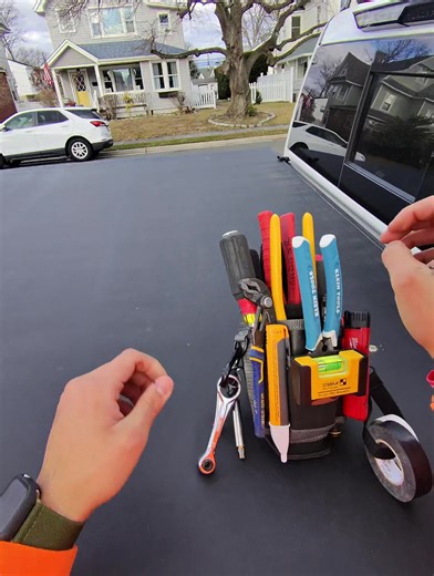 Essential EDC Setup for Electricians