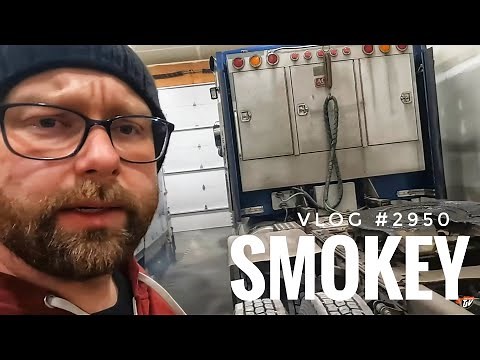 SMOKEY | My Trucking Life | Vlog #2950