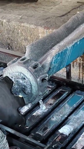 Sorprendente manera de reducir mano de obra y tiempo al elaborar lingotes #welding #hotmetal #copper