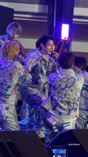 Sharing a moment from AHOF performance ✨ no skips, just vibes. P.3 Special thanks to my friend for this clip @defledam #AHOF #ahofofficial #fyp #tiktokaffiliate #tiktokaffiliatemarketing