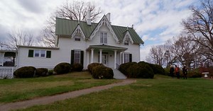 Man unknowingly buys former plantation house where his ancestors were enslaved