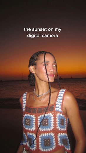 Capturing Stunning Beach Sunsets with Digital Cameras