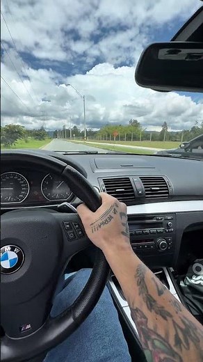 BMW 1M vs 135i Stage 1 🔥 ¿Quién gana esta batalla callejera?