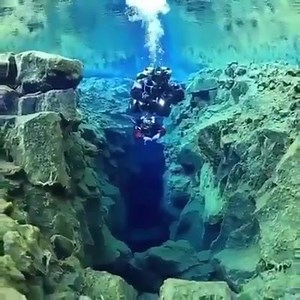 2K views · 121 reactions | The clearest water on earth with over 100m visibility underwater. Silfra in Iceland, is a newly opened rift between the North American and Eurasian tectonic plates. The fissure appeared after a major earthquake in 1789. Video by @arcticdivers | Te Moana Expeditions l Lluís Masuet Expeditions | Facebook