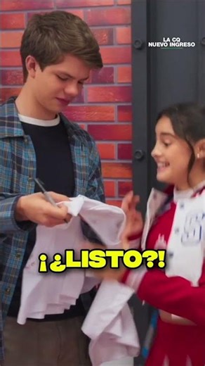 ´Quiquermoso´le firma su playera a su fan número 1