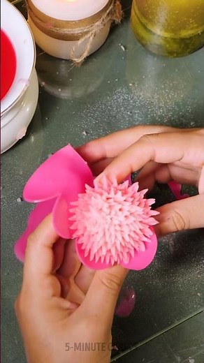 Melted wax into a handmade candles🪔