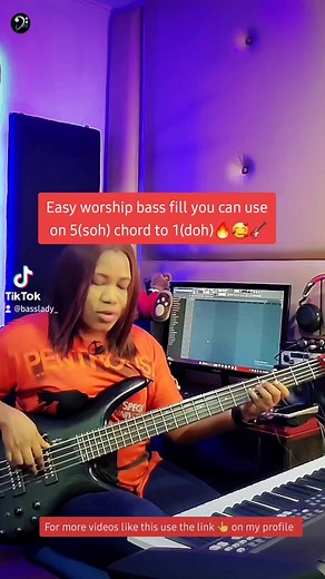 Easy worship bass fill you can use on 5 chord to 1🔥🥰🎸 Get more videos like this on my Youtube channel @basslady'sbasslessons | BassLady