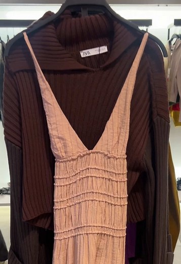 Zara Dress Review: Style & Try-On Guide