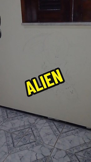 Desenho na Parede: Alien Fácil