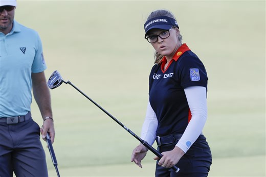 Brooke Henderson drops glasses after recent eye surgery - REPORT