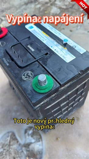 🚗🧰 Jistič autobaterie – Chytrá ochrana pro vaše auto! Chraňte baterii a elektrický systém svého vozu tímto jističem s ochranou proti úniku. Zabraňuje náhodnému vybití baterie, zkratům a ztrátě napájení a poskytuje vám každodenní bezpečnost. ⚡ Účinná ochrana proti úniku a přetížení 🔒 Rychlé odpojení baterie – ideální, když se auto nepoužívá 🔧 Snadná instalace – kompatibilní s většinou aut 🚙 Vhodné pro auta, SUV, obytné vozy a lodě Nezbytné příslušenství pro bezpečnost, úsporu energie a delší