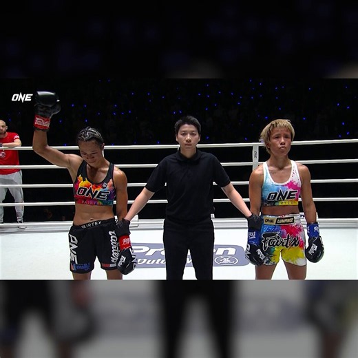 ベロ🇲🇲が KANA🇯🇵に強打を振るいユナニマス判定で勝利💥ベロはONE4️⃣連勝達成👏🔴 #ONEFridayFights155 はU-NEXTで独占ライブ配信中👉 https://t.co/sPXh0LKHBc@UNEXT_fight #WeAreONE #ONEチャンピオンシップ