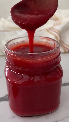 Delicious Strawberry Coulis Recipe for Dessert Baking