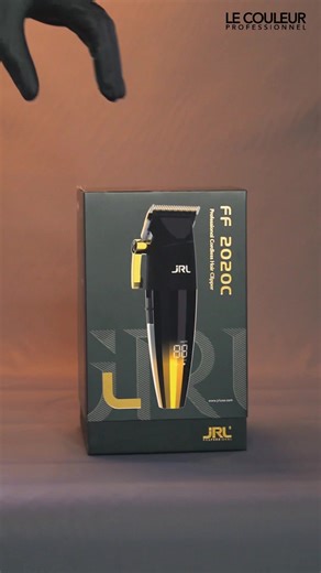 The clipper that stays cool under pressure. ❄️✂️ Whether you’re pushing through a 12-hour shift or perfecting a seamless fade, the JRL 2020C is the ultimate workhorse. With a 4-hour runtime and patented Cool Blade technology, it’s built to perform without the heat. 🔥 Dual speeds (6,000 & 7,200 RPM) 🔇 Ultra-quiet motor ⚡ Smart-Clip technology—no pulling, no stalling. Upgrade your station with JRL, Get it only at Le Couleur! #jrl2020c #LeCouleurProfessionnel #barberlife #fyp #salonlife