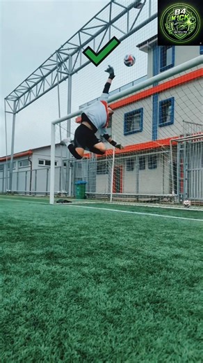 1v1 best goalkeeper save goal tutorial #viral #footballskills #amazing#goalkeeper #goals #viralvideo