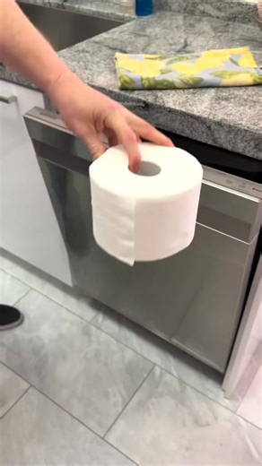 Easy tips and tricks for easier everyday life #househo #tipsandtricks | Limit To Win It | Facebook