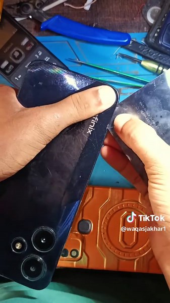 Safely Remove Mobile Back Panel with Glue Remover