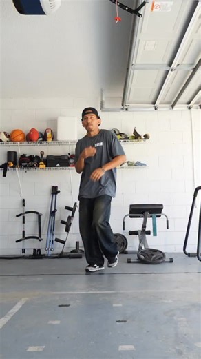 4 Common grooves for loose legs. There aren’t actual names for these, I just named each for the video to show you what I’m trying to emphasize. If you know any other ones, show me and tag me! #housedance #looselegs | Tarek Barrera-Malo