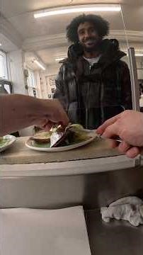 Alternative POV (they filmed me) and a quick chat about USA 🇺🇸 🙌#londonfood #leytonstone #piemash