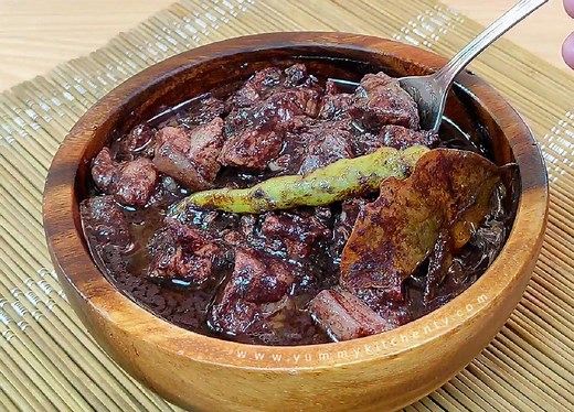 Dinuguan Recipe: A Rich and Savory Filipino Pork Blood Stew - Yummy Kitchen