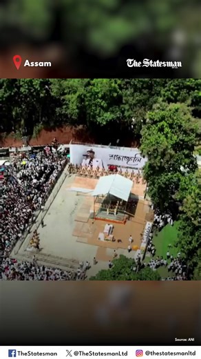 🎥 | A gun salute was given to Assamese singer Zubeen Garg at a crematorium in Kamarkuchi NC village. #ZubeenGarg #TheStatesman | The Statesman