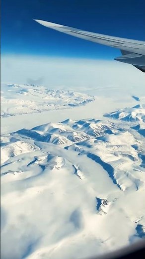 The North Pole | The Polar Route • Flying over the Arctic with Lufthansa Boeing 747-800 #northpole