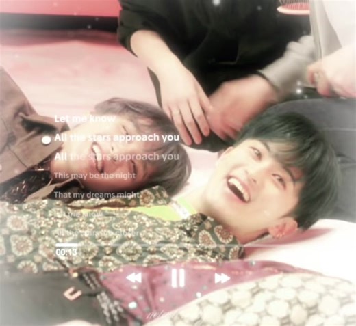 Desperately need what they have 💁🏽‍♀️ #nct #mark #haechan #markhyuck #viral