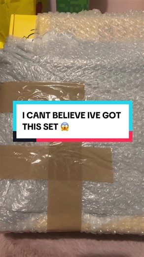 I really want to build a mini Springfield so this Springfield Elementary is a great edition! Has anyone else ever built it? #legotok #lego #thesimpsons #legoalternative #legocollector