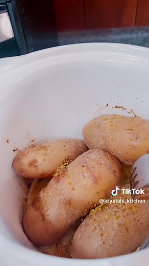 Easy Crockpot Baked Potatoes Recipe