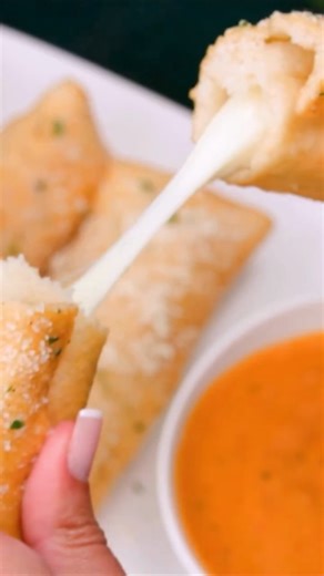 Our Stuffed Crust Mozza Sticks are here to test your reach. These cheese pulls go on… and on… and on. Perfect for sharing... or not. [dawson creek, boston pizza, mozza sticks, cheese] #dawsoncreek #bostonpizza #mozzasticks #cheese #bostonpizzadawsoncreek #bpdawsoncreek #bplocal #bpcanada #bpexcitement #bpexperience | Boston Pizza | Facebook