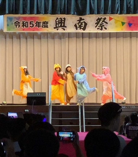この文化祭からもう3年🥹‎💗ほんとに楽しかった戻りたい😭‎🤍‎🤍#文化祭#着ぐるみ#文化祭ダンス #高校生 #fyp