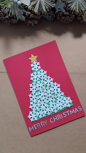 I made this lovely handmade Christmas gift card today! 🎅 It’s super easy and adds a warm, personal touch to your Christmas gifts. ❤️ A little creativity, some paper, and holiday spirit — that’s all you need to make something beautiful! 💚 Share this idea with someone who loves Christmas crafts. #HandmadeChristmasCard #ChristmasCraft #DIYCard #SecretGirlsCraftWorld #HolidayCrafts #ChristmasDIY #GiftCardIdea #PaperCraft #FestiveDecor #HandmadeWithLove | Made By Hand