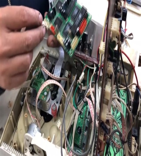 5.8K views · 87 reactions | Restoration LG Stereo Radio Old 3 Disc CD Player | Smart Review | Facebook