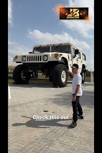 This insane 21 foot tall Giant Hummer is bigger than my apartment 藍 #hummer #coolcars #crazycarmods | CAR World | Facebook