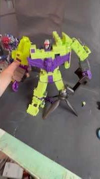 DEVASTATOR is here ! #transformers #shorts #hasbro