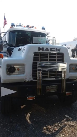 9.8K views · 524 reactions | 1983 Mack R Model #truck #MackTrucks #fblifestyle | L.A TRUCK | Facebook