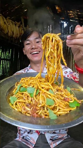 Nepali Style Chowmein 🍝🔥 #foodvlog #nepalifood #chowmein #nepalfood #chowmeinrecipe #cookingvideo