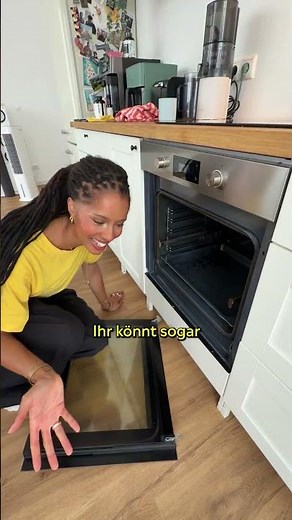 Treat your oven to a total shower. ✨⚡ #Yello #GoodEnergy #CleaningHack