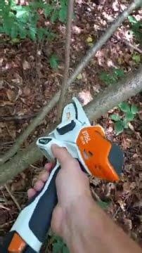 Αποτελεσματικό κλάδεμα δέντρων με εργαλείο μπαταρίας λιθίου