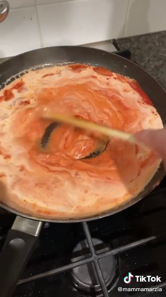 Creamy Fusilli Pasta Recipe with Mama Rosa - Dutch Irish Fusion!