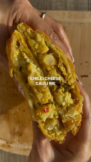 Crystelle Pereira on Instagram: "Chilli Cheese Cauliflower & Miso Butter Pie!!! 🥧🥧🥧 Ingredients: 1/2 a head of cauliflower, cut into small florets 2 leeks, finely sliced 4 mild chillies/jalapenos 2 tbsp olive oil 2 tbsp garlic powder 1/2 tsp turmeric Salt and pepper 2 tbsp softened butter 1 heaped tsp white miso paste 4 heaped tbsp @boursinuk cheese (garlic & herb soft cheese) 60g strong cheddar, grated 1 sheet pre rolled puff pastry 1 egg for egg wash Method: Preheat your oven to 200c fan. A